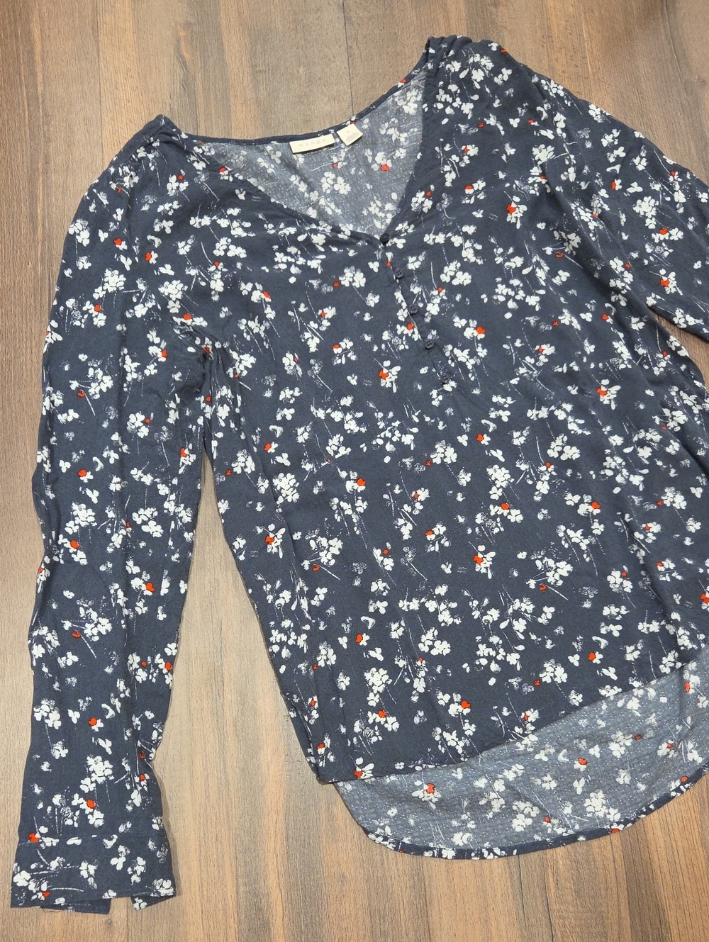 Hinge Floral V-Neck Long Sleeve Top